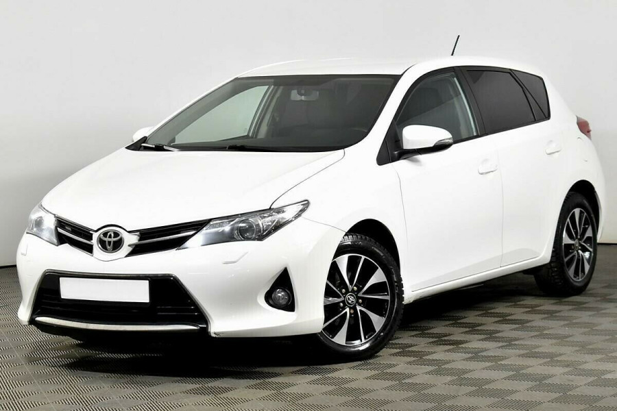 Автомобиль Toyota, Auris, 2013 года, VT, пробег 109000 км