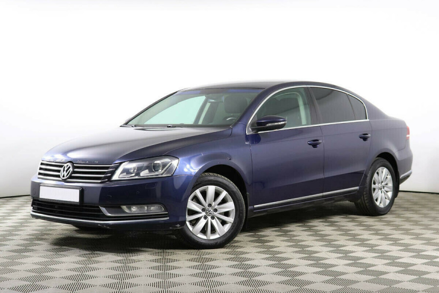 Автомобиль Volkswagen, Passat, 2013 года, AMT, пробег 120000 км