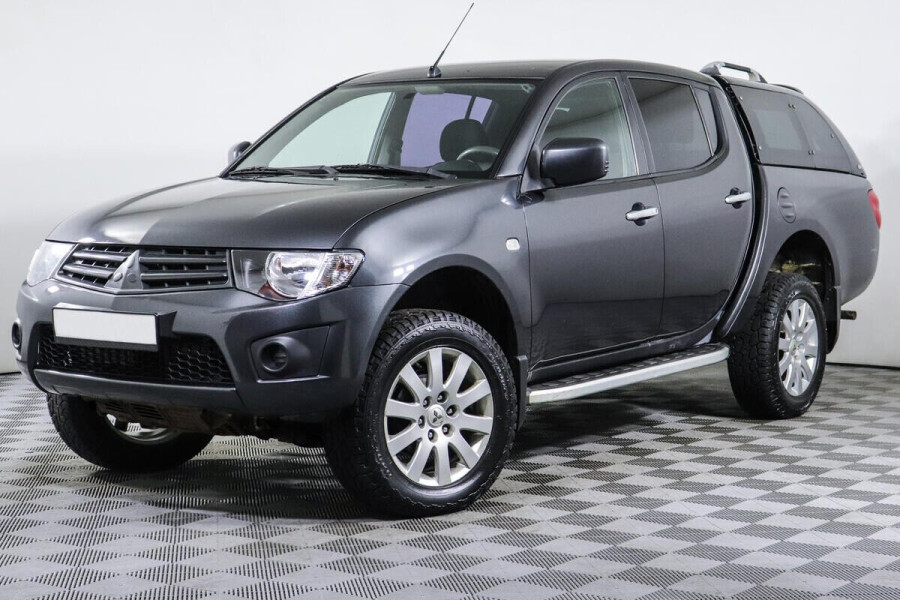 Автомобиль Mitsubishi, L200, 2013 года, MT, пробег 138463 км