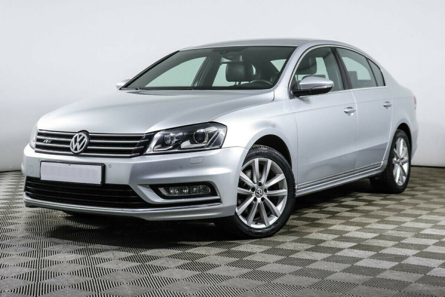 Автомобиль Volkswagen, Passat, 2014 года, AMT, пробег 102000 км