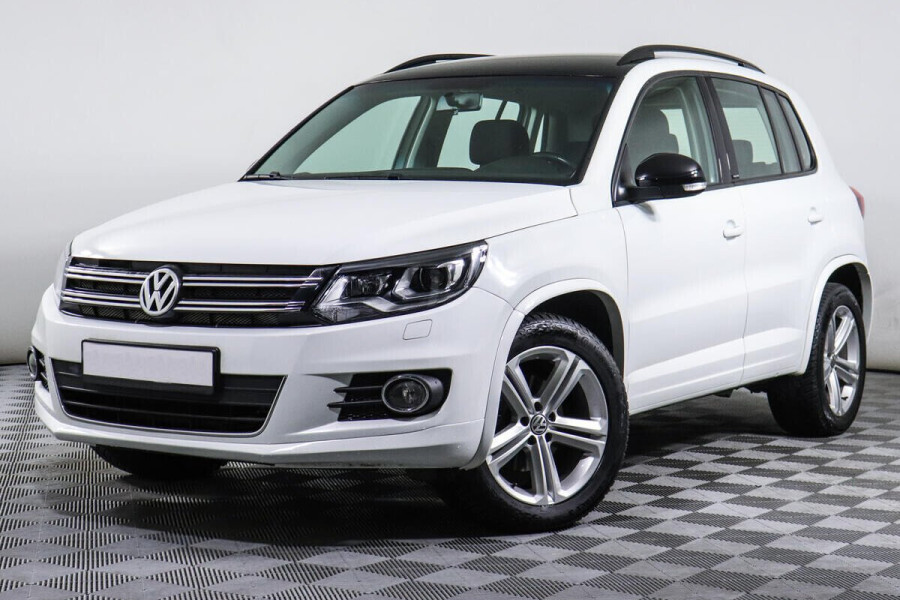 Автомобиль Volkswagen, Tiguan, 2015 года, AT, пробег 42150 км