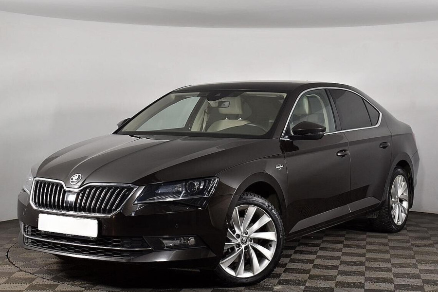 Автомобиль Skoda, Superb, 2016 года, AMT, пробег 67000 км