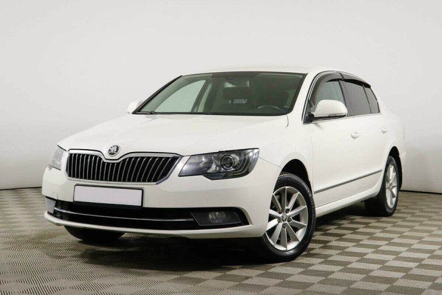 Автомобиль Skoda, Superb, 2013 года, AMT, пробег 105000 км