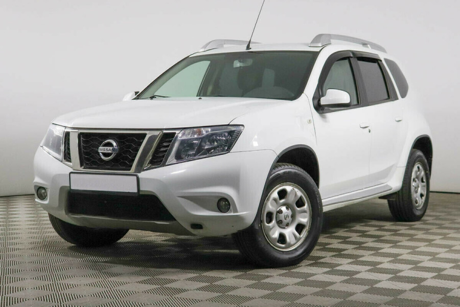 Автомобиль Nissan, Terrano, 2016 года, AT, пробег 99800 км