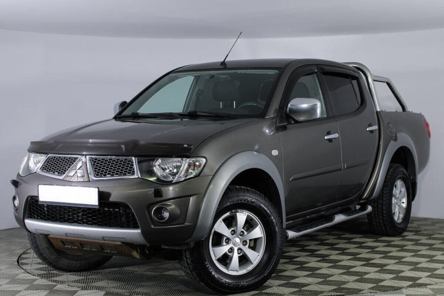 Автомобиль Mitsubishi, L200, 2012 года, AT, пробег 146325 км