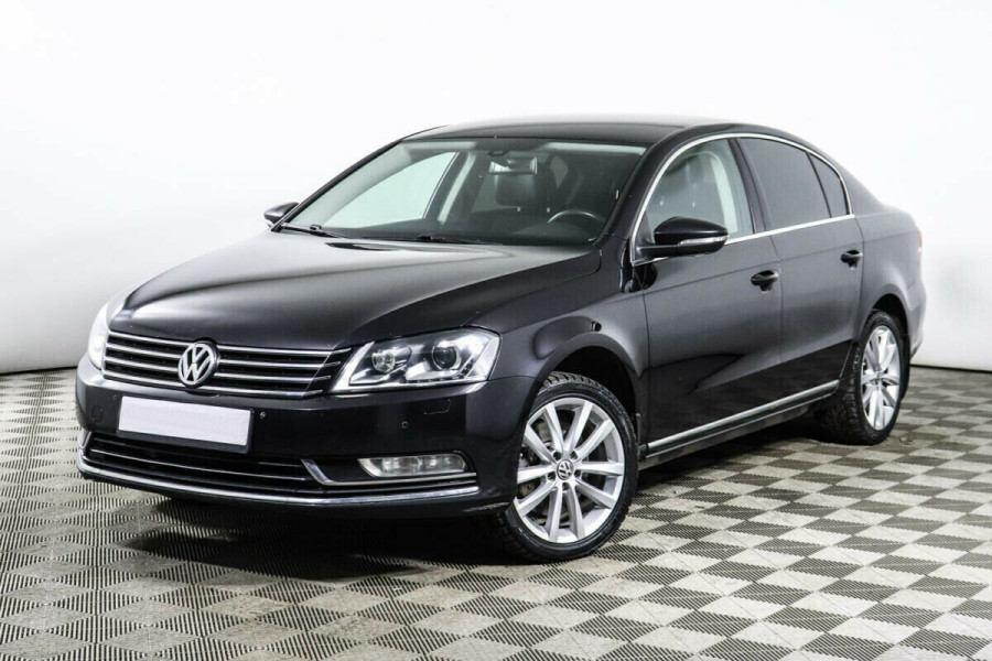 Автомобиль Volkswagen, Passat, 2013 года, AMT, пробег 114000 км