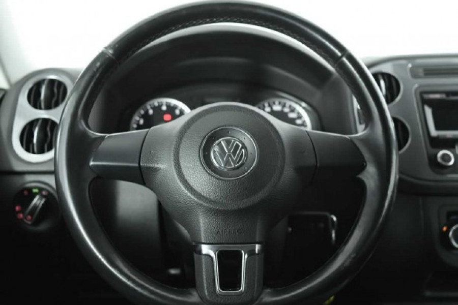 Автомобиль Volkswagen, Tiguan, 2012 года, MT, пробег 156313 км